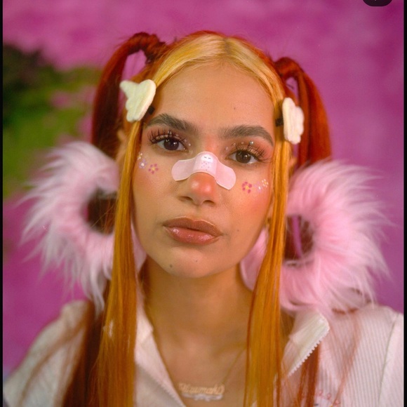 Uzumaki Gallery Furry Earrings - Picture 3 of 3